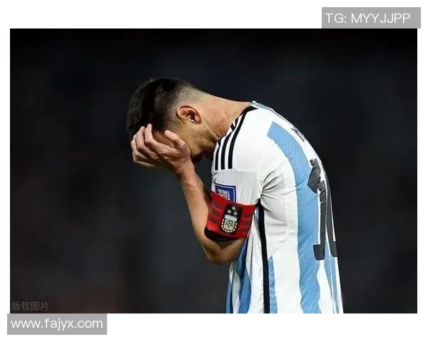 巴萨对阵罗马梅西精彩头击锁喉瞬间视频回顾